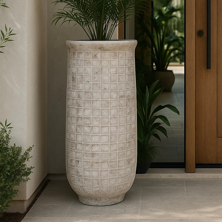 Amora Antique White Pot