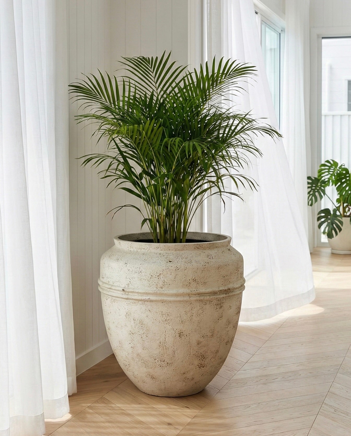 Liandra Antique Brown Pot