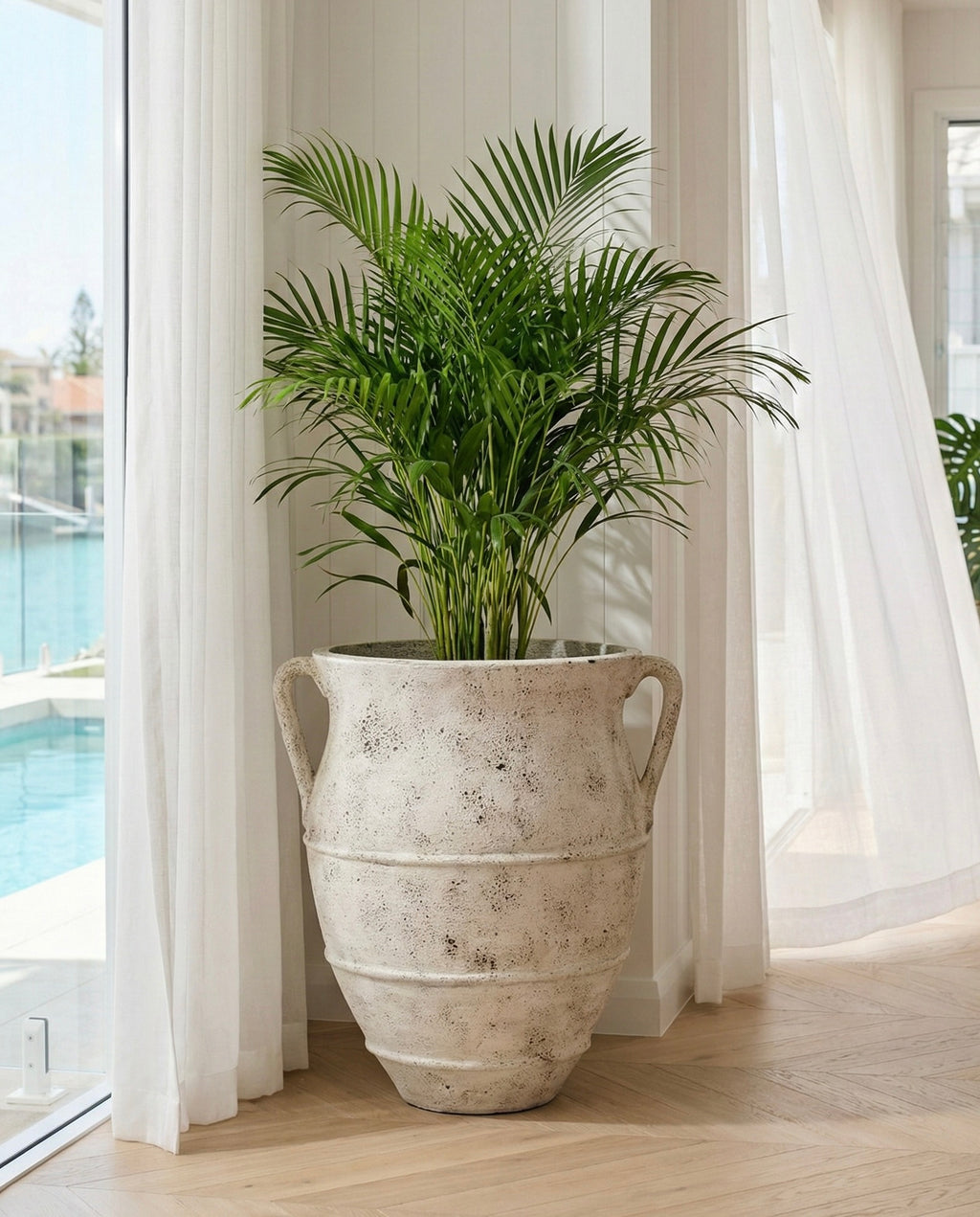 Leora Antique White Pot